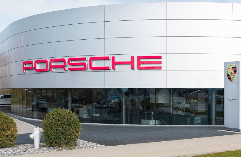 Aussenansicht der Porsche Filiale in Bern