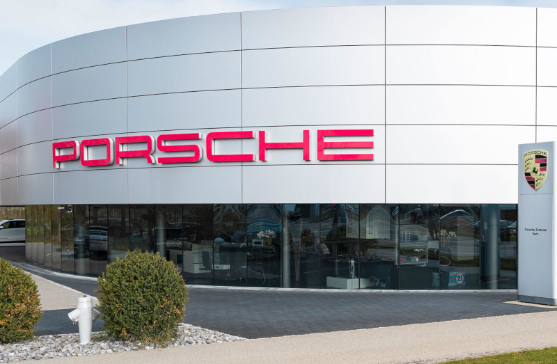 Mehrplatzreinigungsanlage Porsche Zentrum Bern